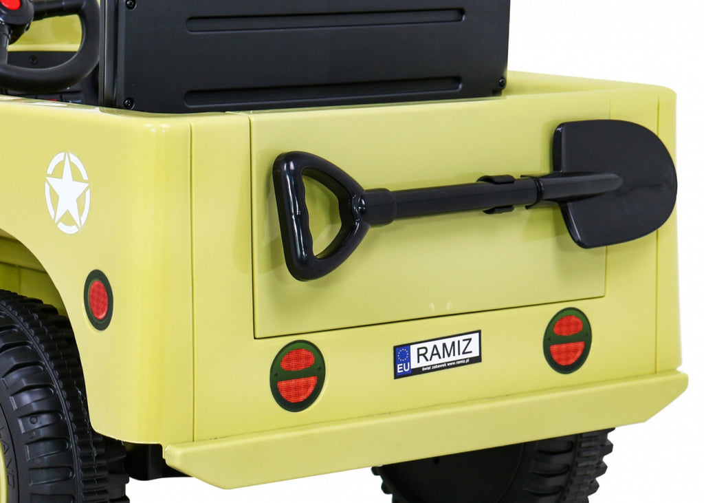 Elektrické autíčko Retro Military