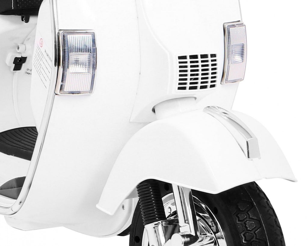 Elektrická motorka Vespa biela