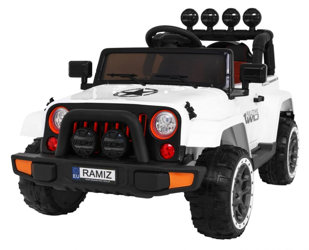 Full Time off-road vehicle 4WD White