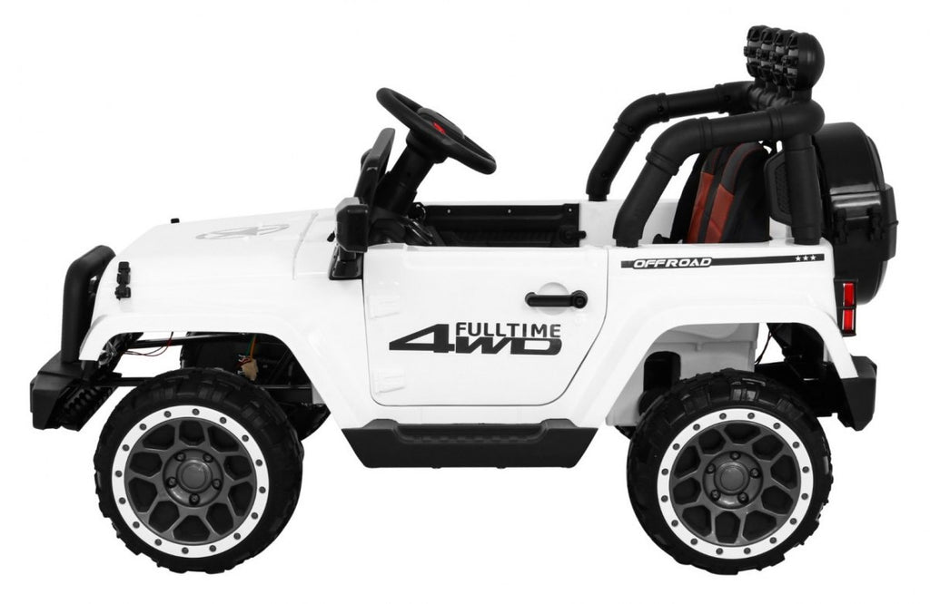 Full Time off-road vehicle 4WD White
