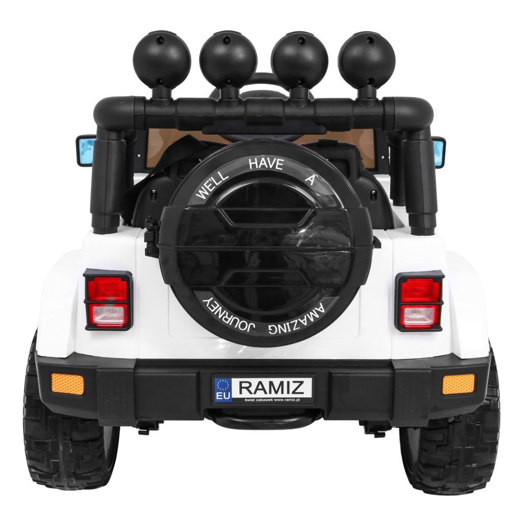 Full Time off-road vehicle 4WD White