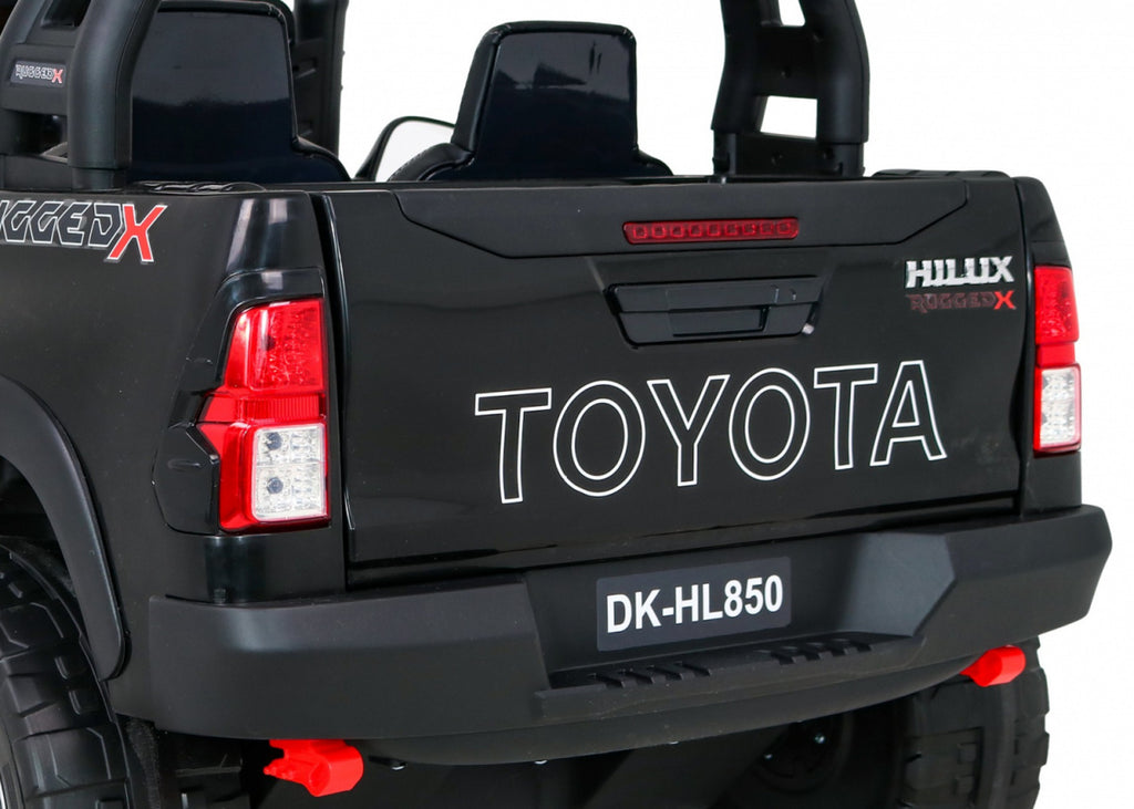 Vehicle Toyota Hilux Black