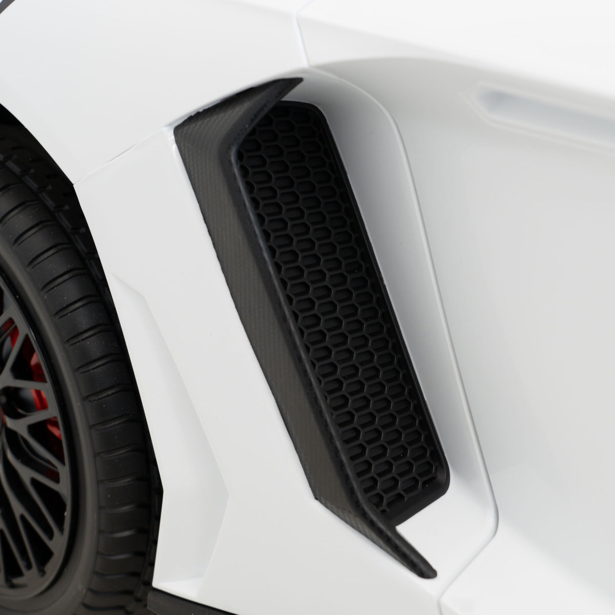 Elektrické autíčko Lamborghini Aventador SV biela