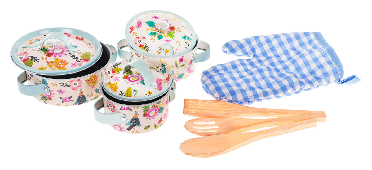 A set of aluminum pots + accessories
