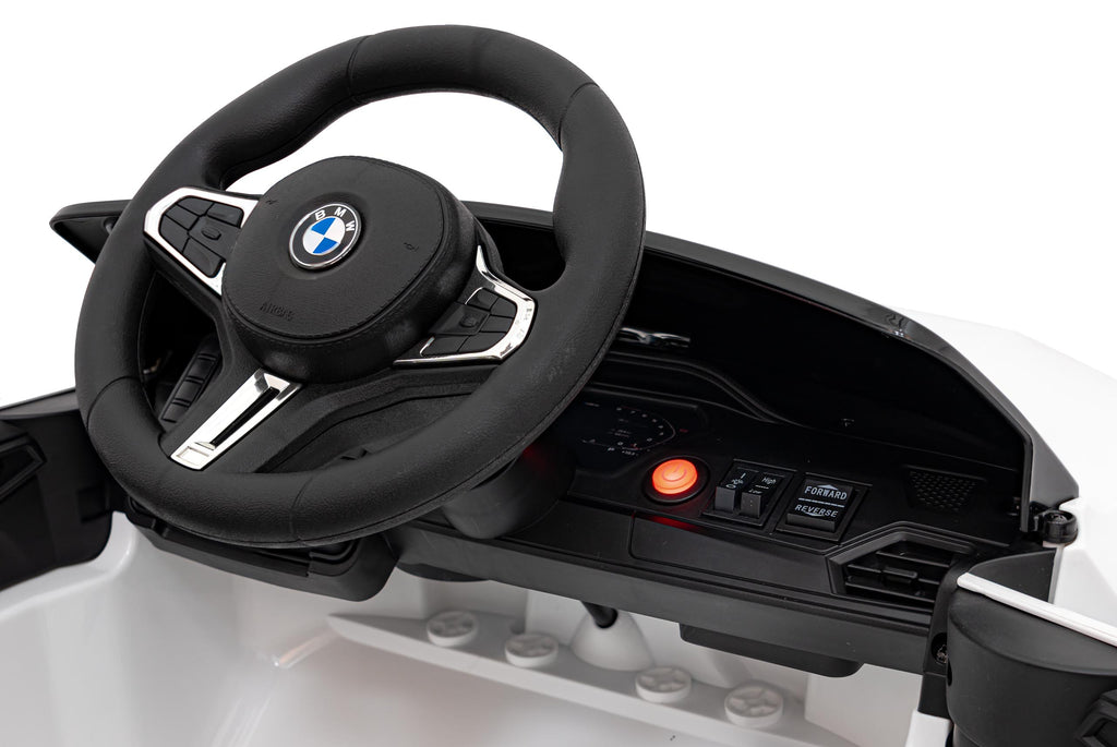 Vehicle BMW M4 White