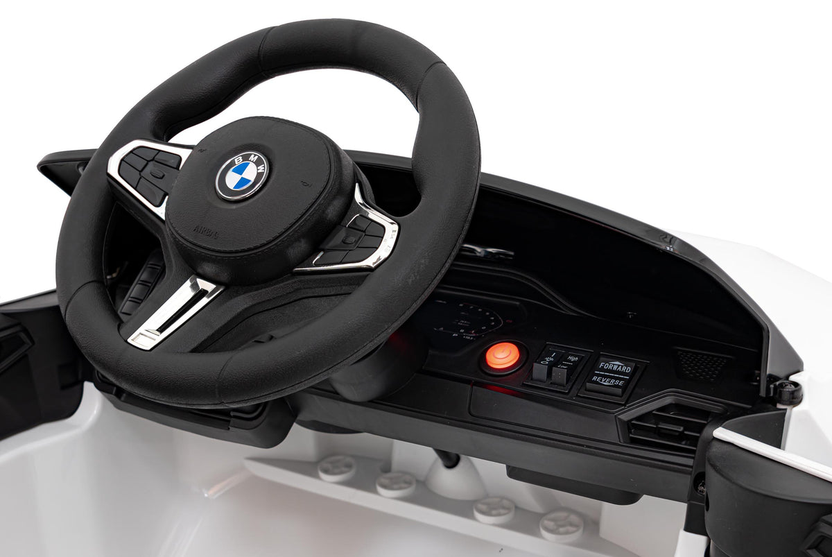 Vehicle BMW M4 White
