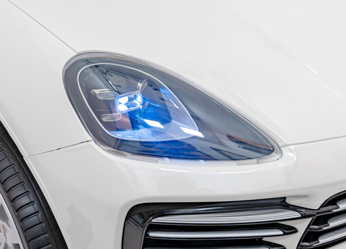 Elektrické autíčko Porsche Cayenne S lakované biela