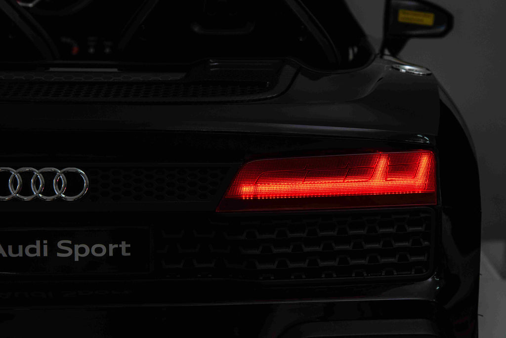 Audi Spyder R8 LIFT vehicle Black