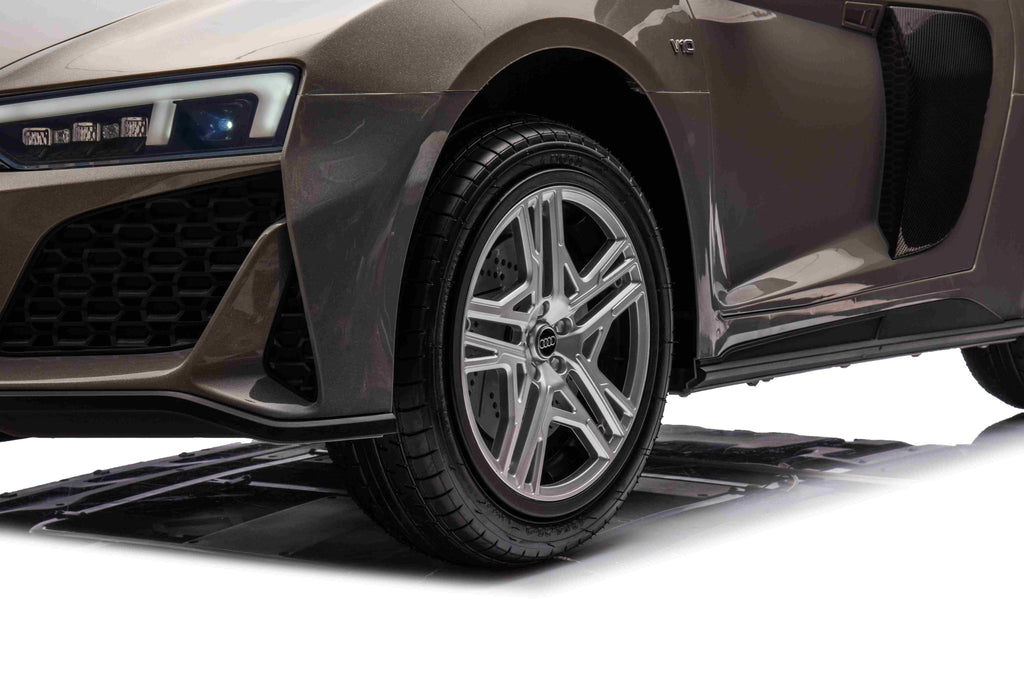 Audi Spyder R8 LIFT vehicle Grey