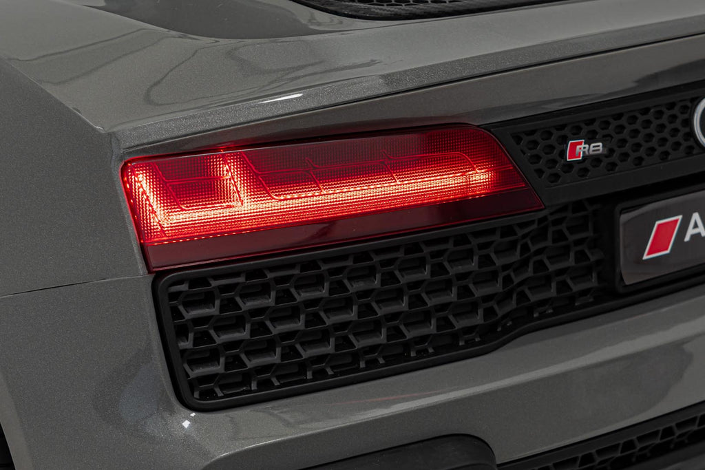 Dvojmiestne elektrické Audi R8 Spyder LIFT 24 V – sivé