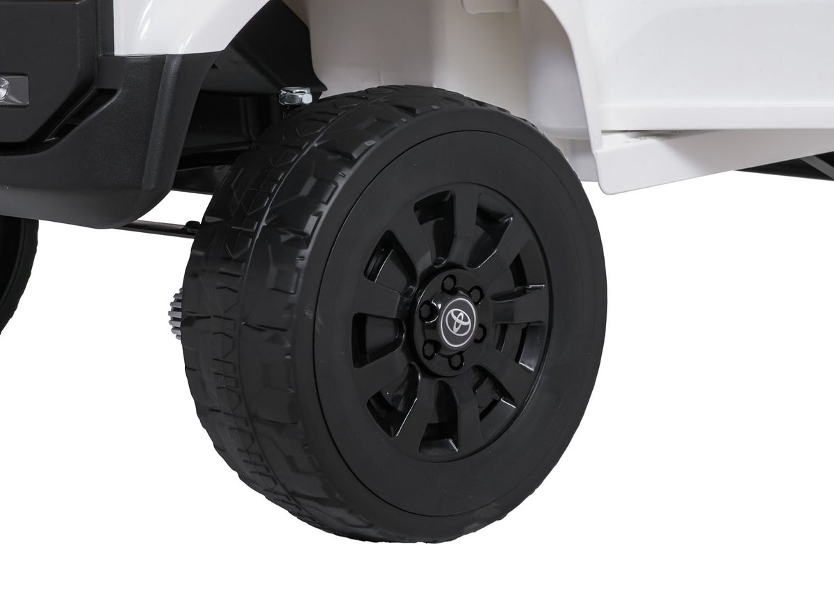Vehicle Toyota Land Cruiser PRADO White