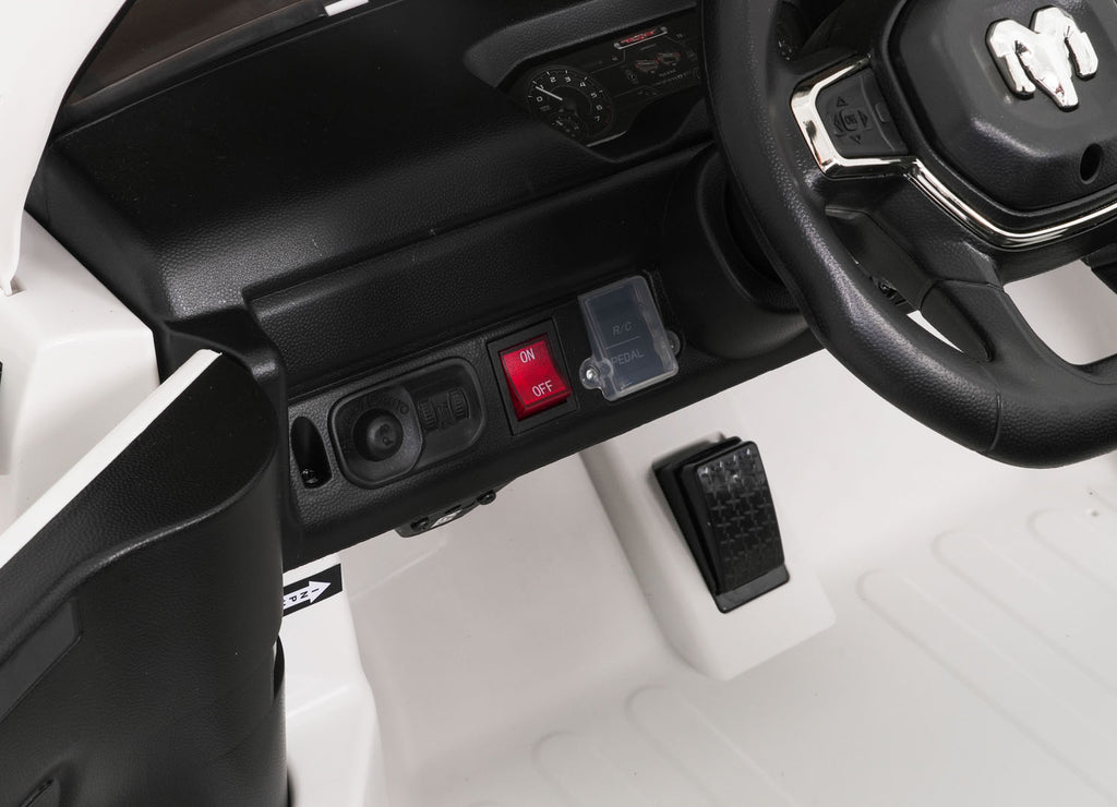 RAM 3500 White Vehicle