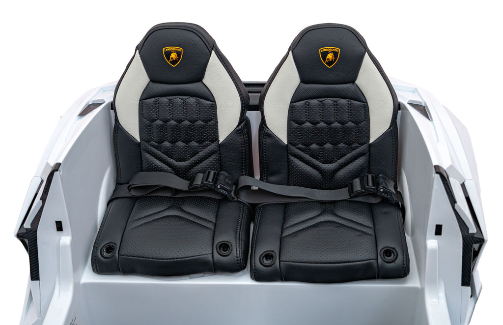 Lamborghini Revuelto XL STRONG White vehicle