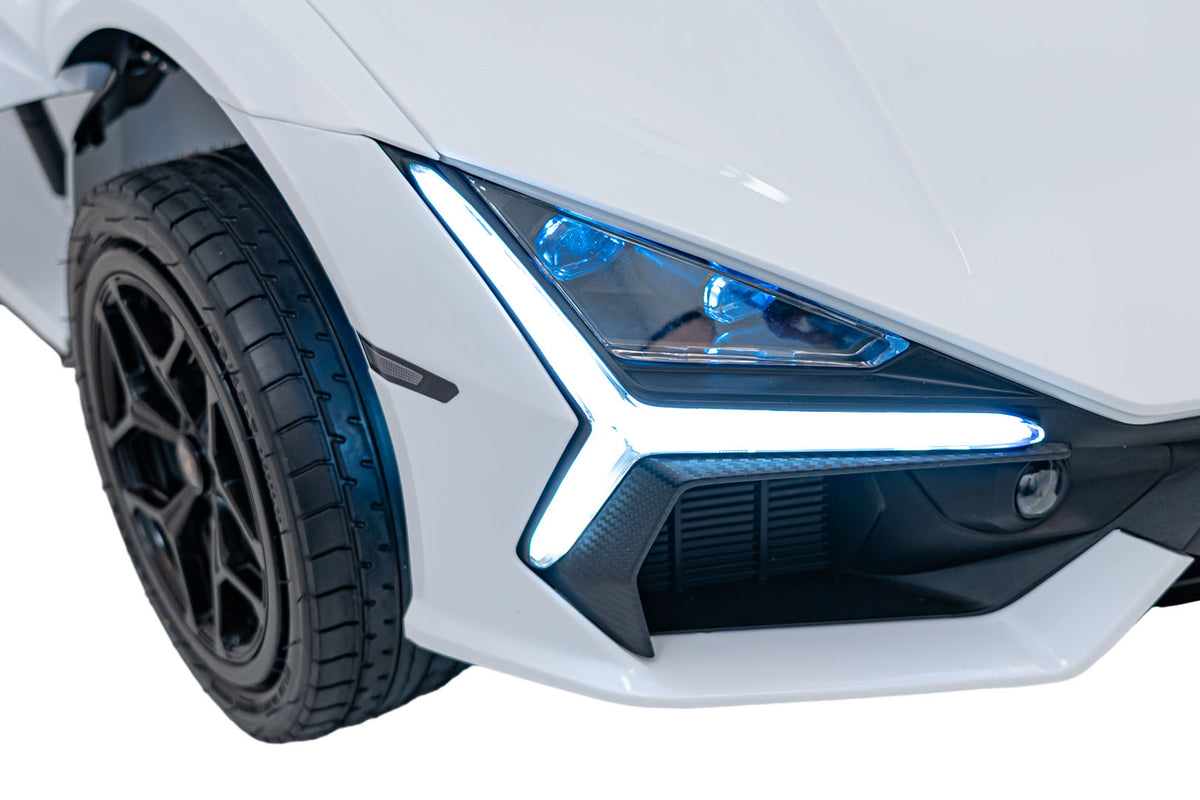 Lamborghini Revuelto XL STRONG White vehicle
