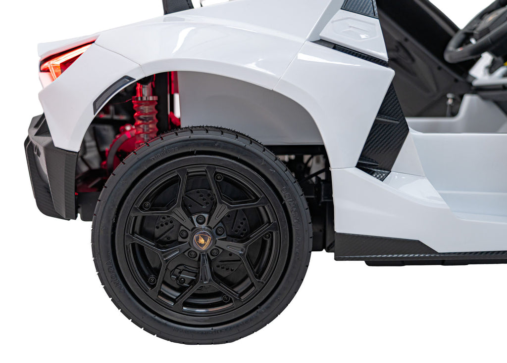 Lamborghini Revuelto XL STRONG White vehicle