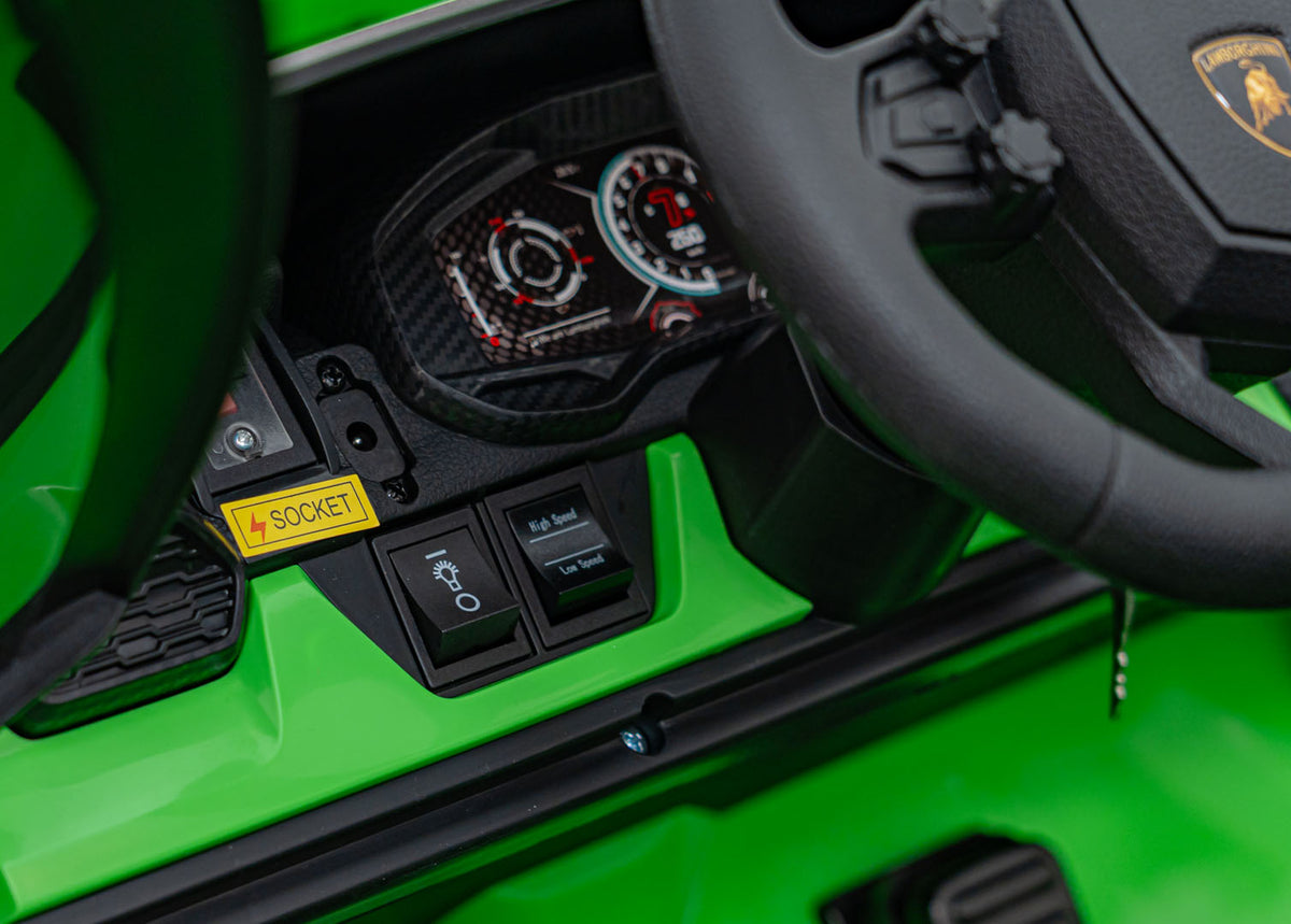 Vehicle Lamborghini Revuelto XL Green