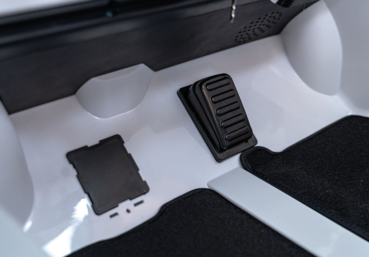 Lamborghini Revuelto XL White vehicle