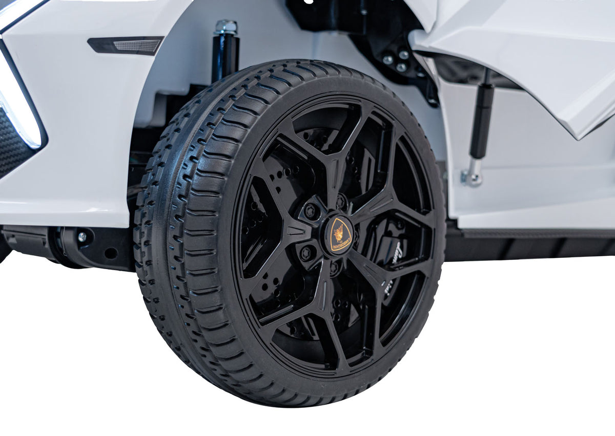 Lamborghini Revuelto XL White vehicle