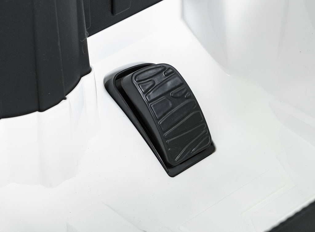 Land Rover Defender 110 SVX Concept White