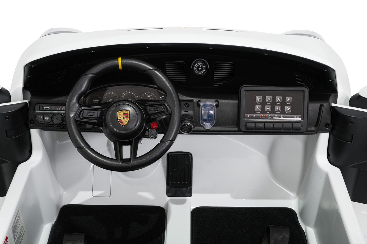 Vehicle Porsche 911 GT 3 White