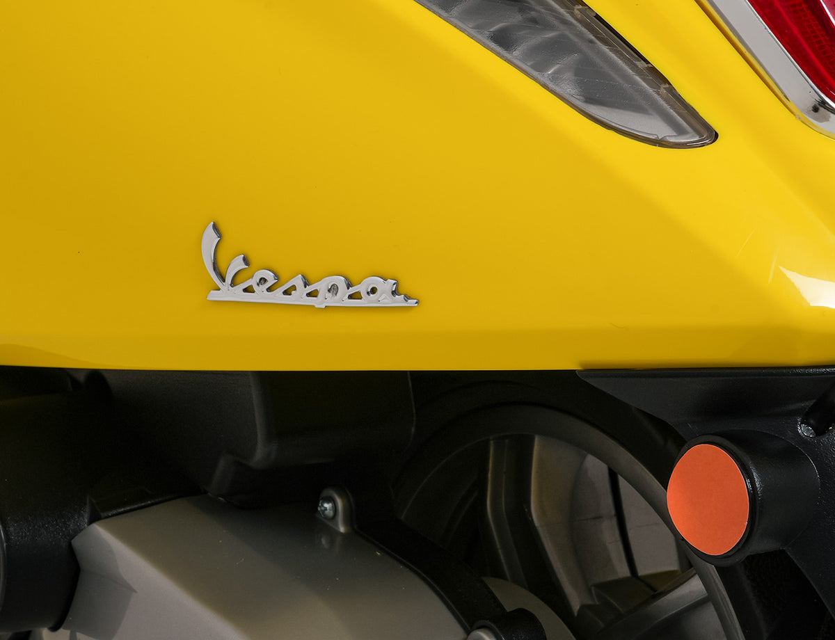 Vehicle Scooter Vespa ROMA Yellow