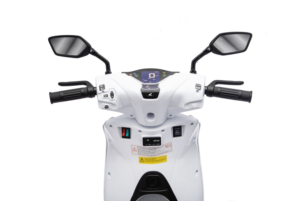 Vehicle Motor Scooter HONDA SH125I White