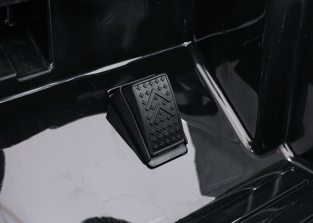 Elektrické autíčko Jeep BEAST 4x4 čierna