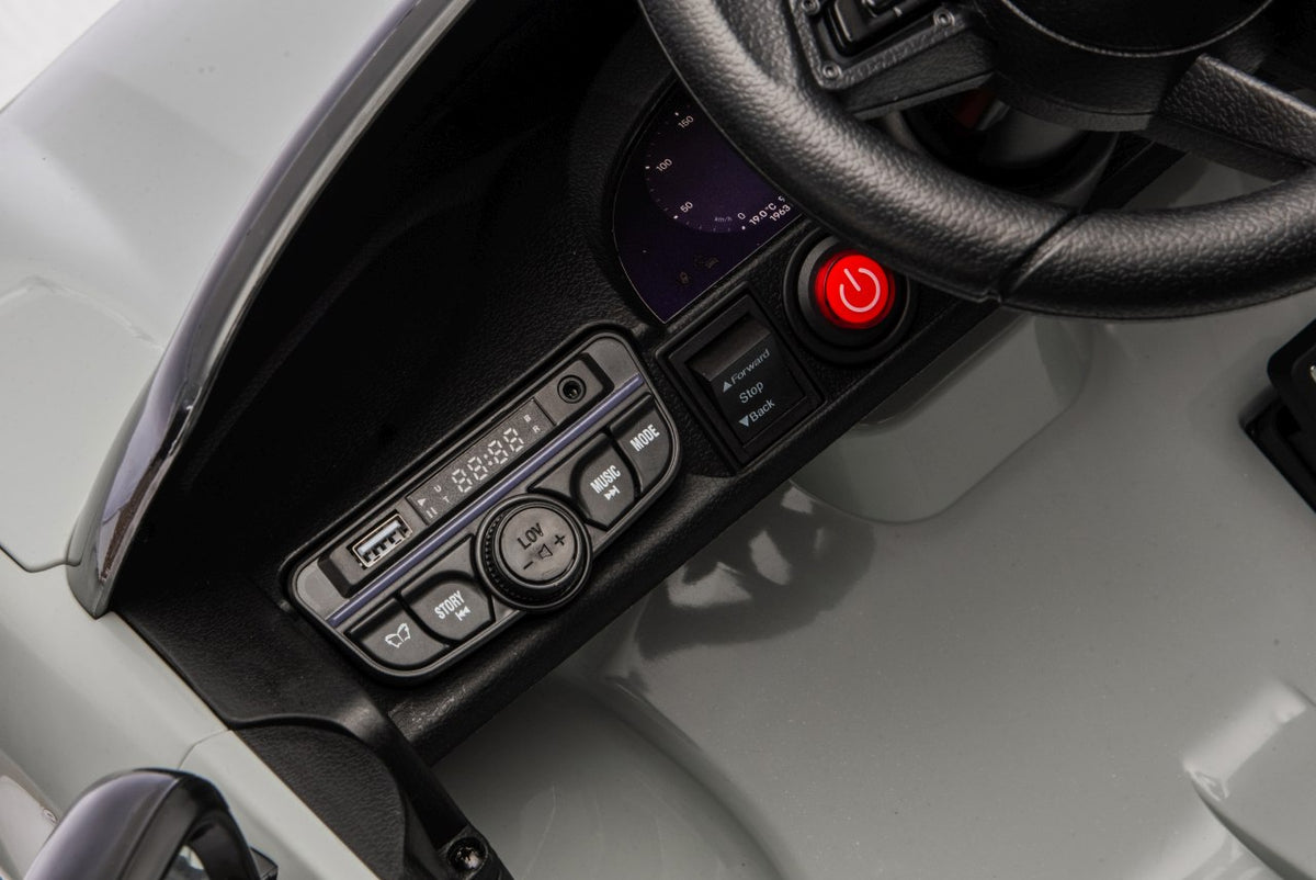 Elektrické autíčko Porsche Macan sivá