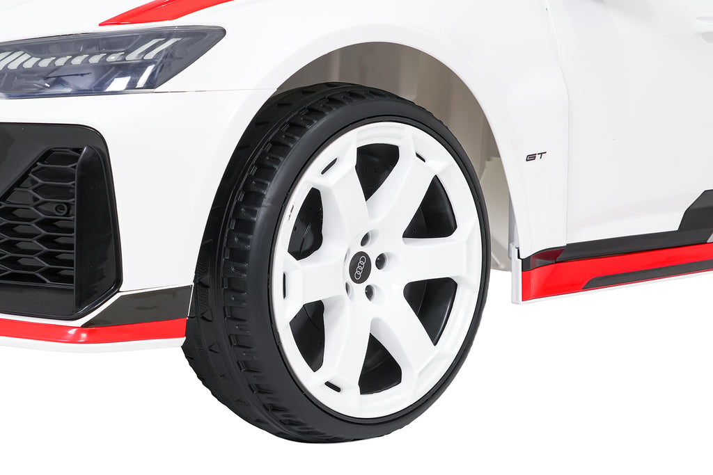 Vehicle Audi RS6 Avant GT White