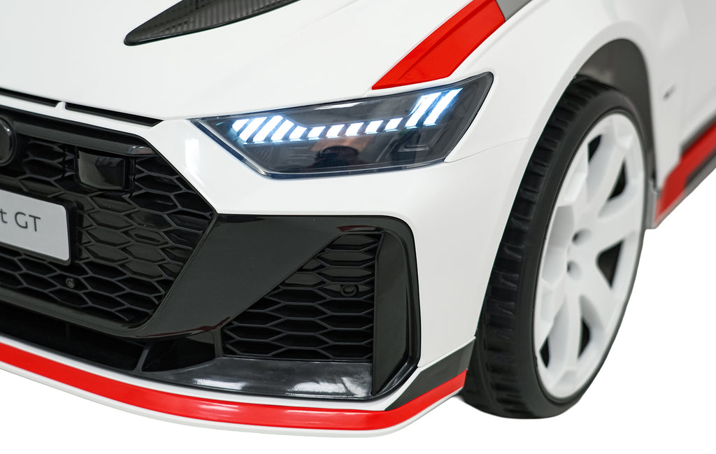 Vehicle Audi RS6 Avant GT White