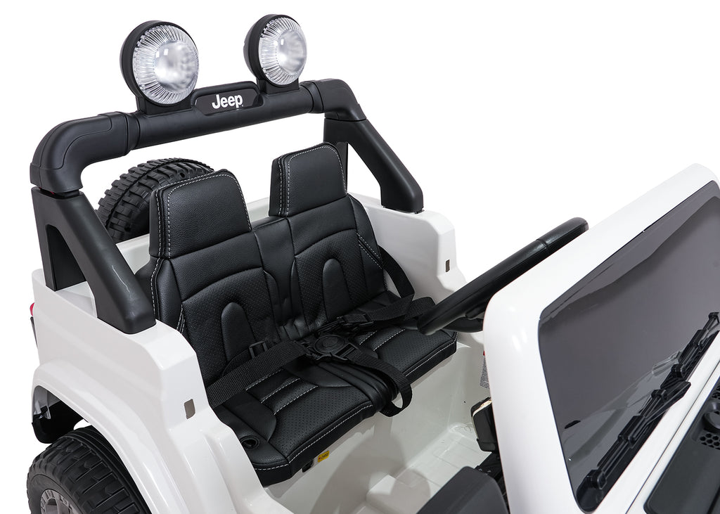 Jeep Wrangler Rubicon LIFT White Vehicle