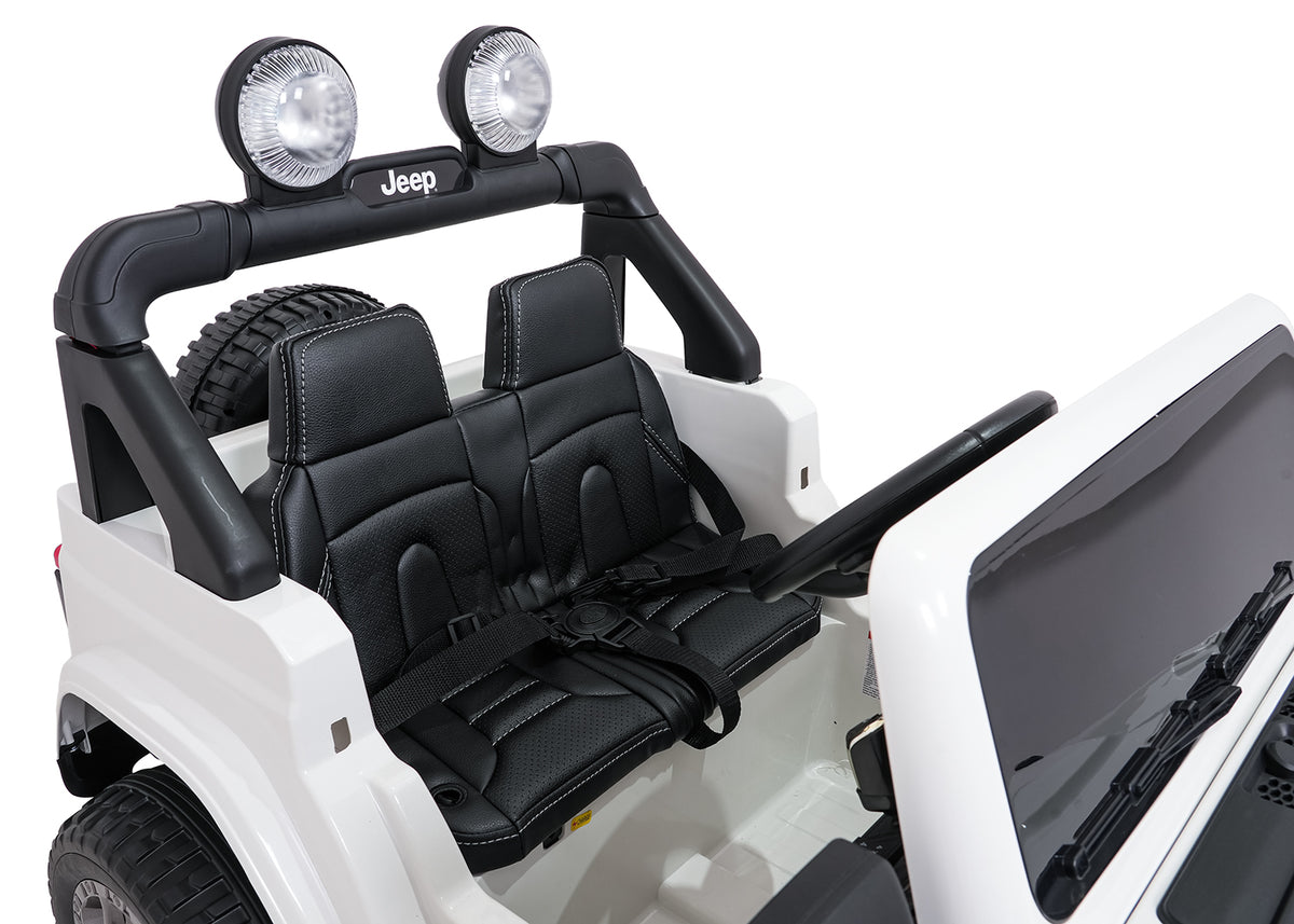 Jeep Wrangler Rubicon LIFT White Vehicle