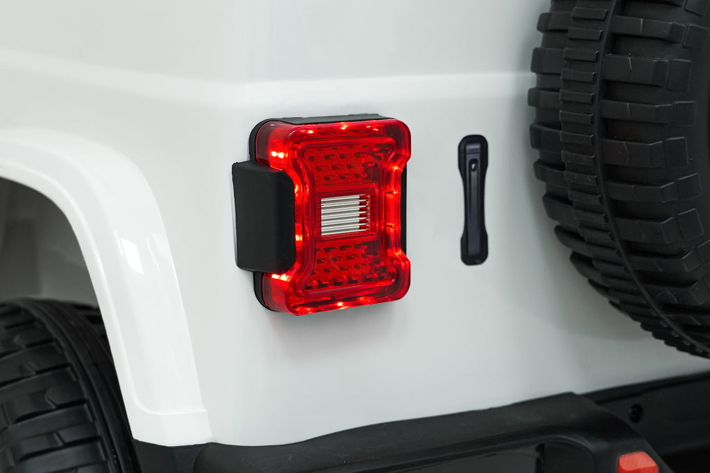 Jeep Wrangler Rubicon LIFT White Vehicle