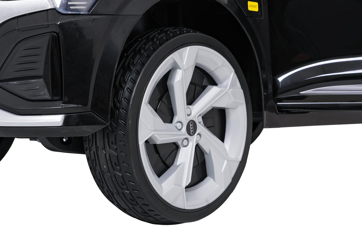 Elektrické autíčko Audi SQ8 čierna