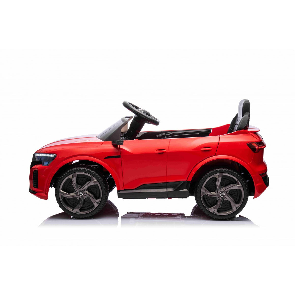 Elektrické autíčko Audi SQ8 červená