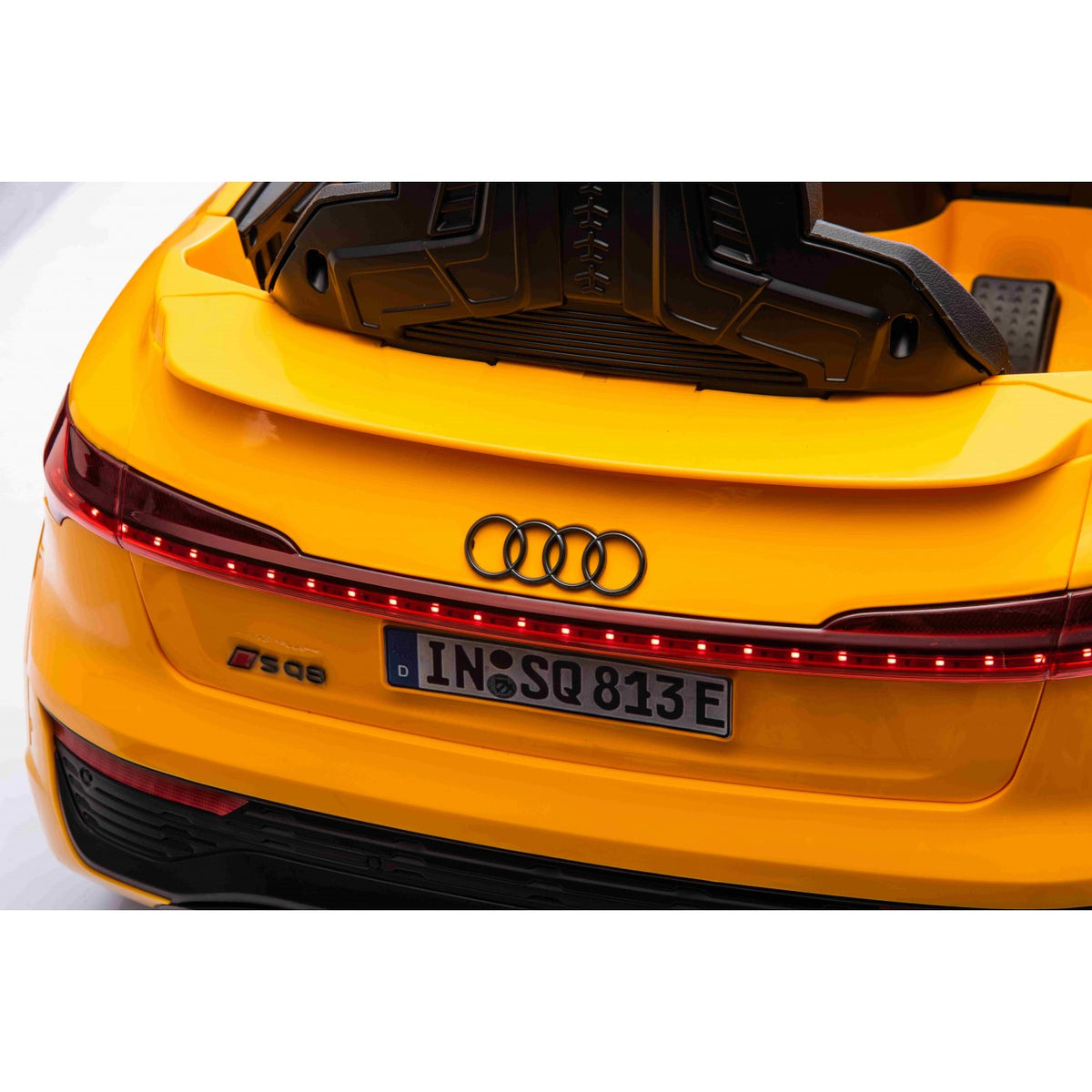 Elektrické autíčko Audi SQ8 žltá